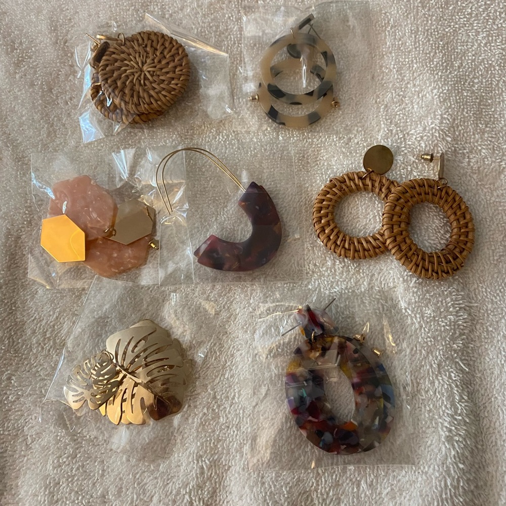 Women’s fashion earrings